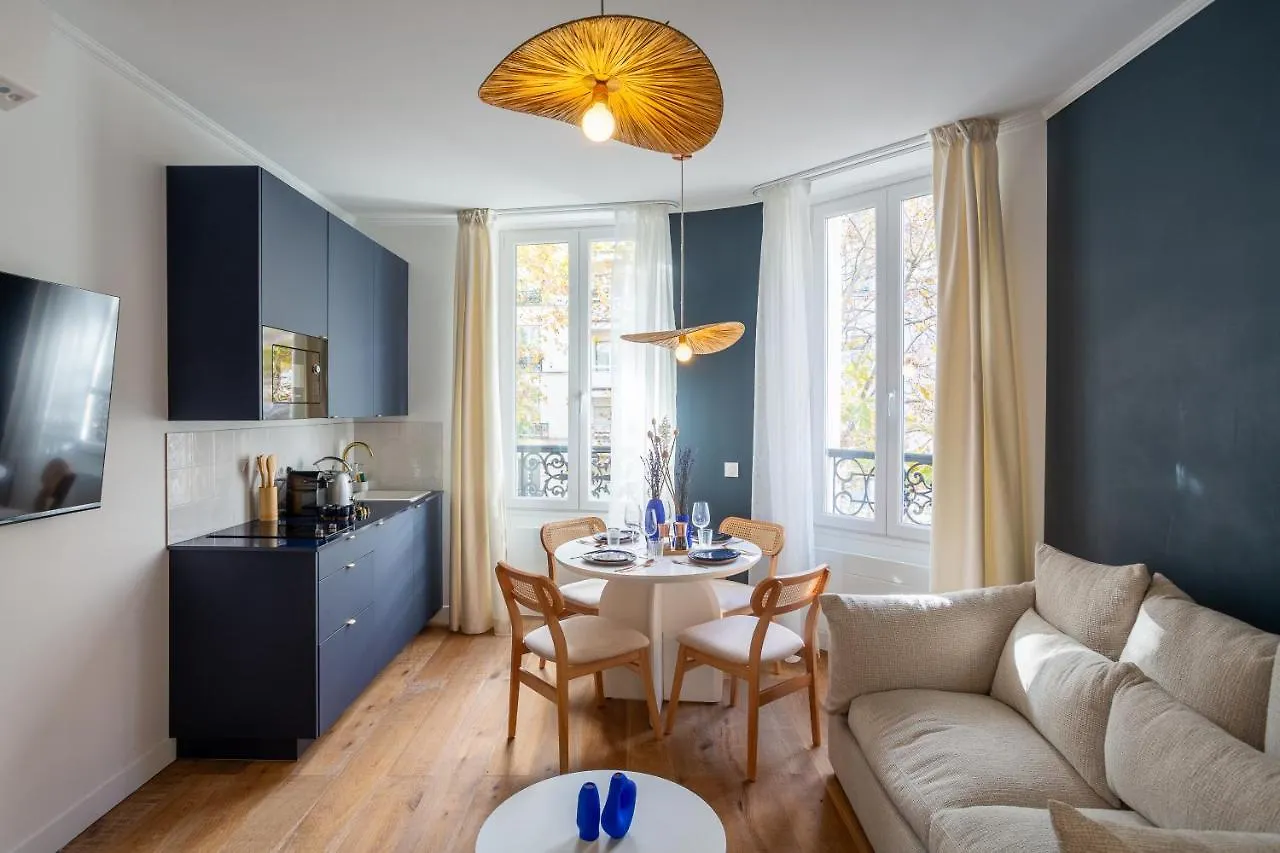 The Blue Suite Downtown Montmartre Paris 0*,