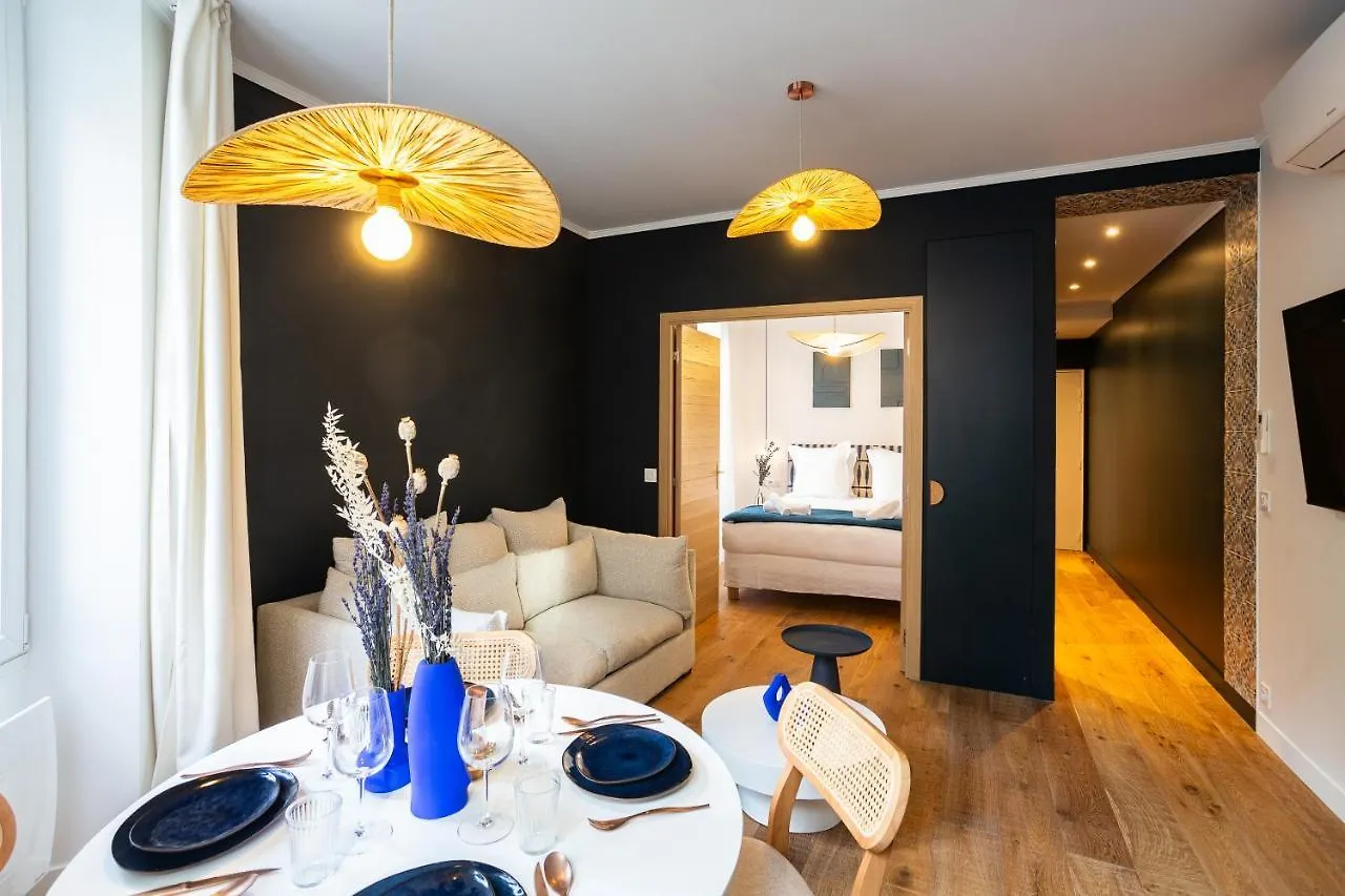 The Blue Suite Downtown Montmartre Paris